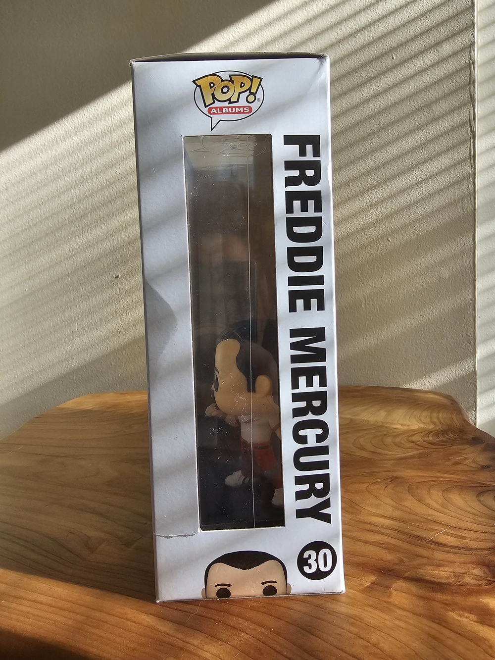 Queen Freddie Mercury Funko Pop! Vinyl Figure - Yellow & Red Box - Picture 3 of 8